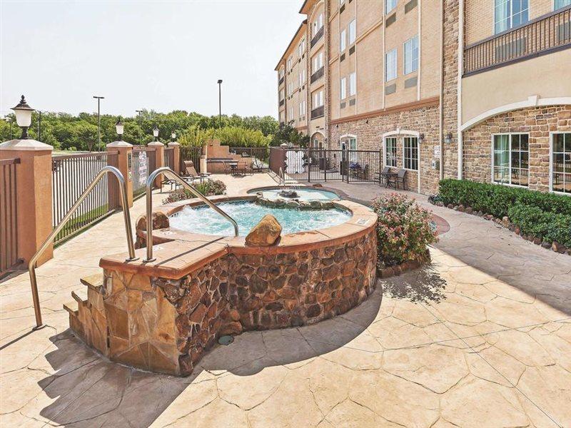 La Quinta By Wyndham Allen At The Village Exterior photo