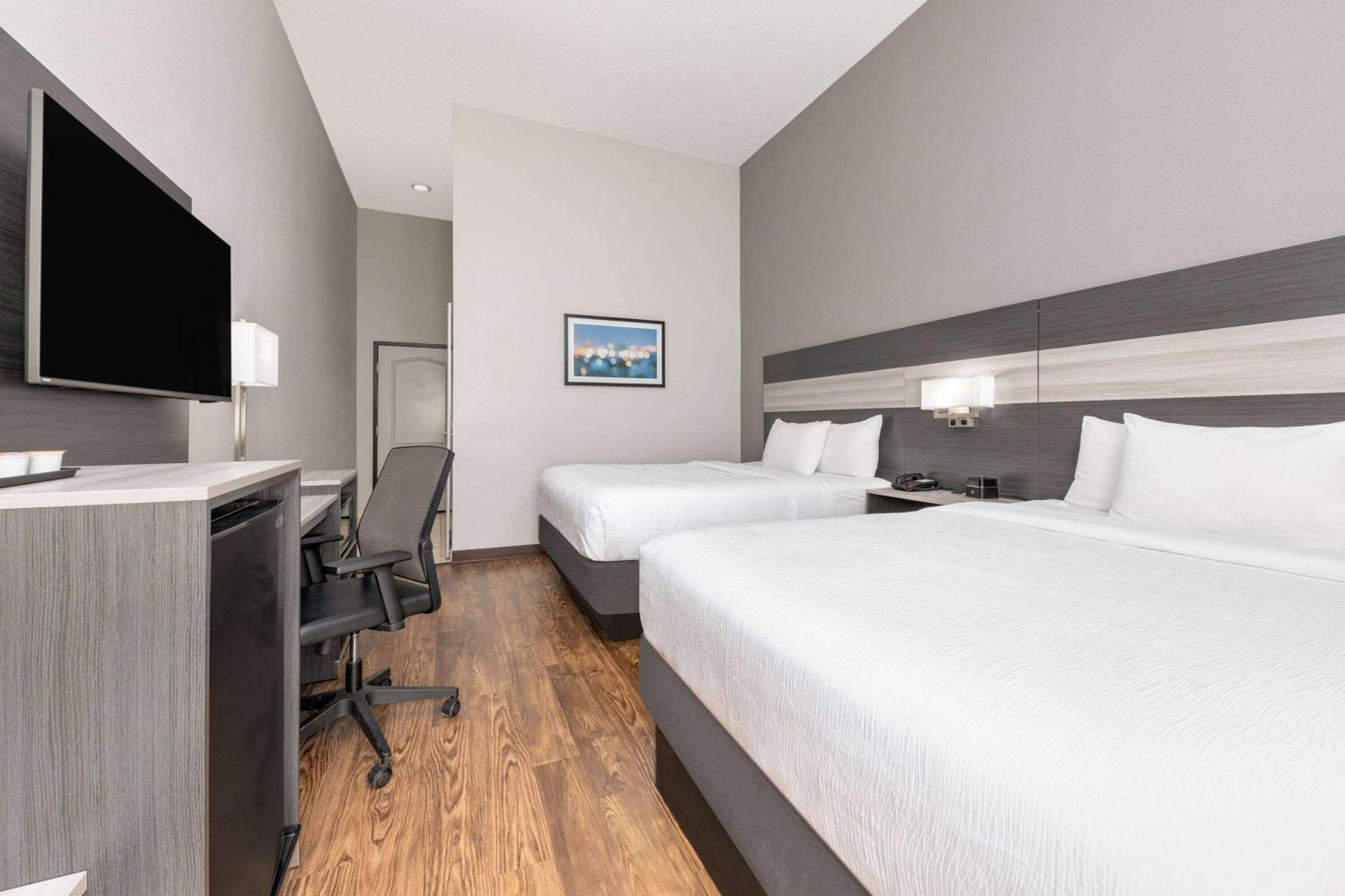 La Quinta By Wyndham Allen At The Village Exterior photo