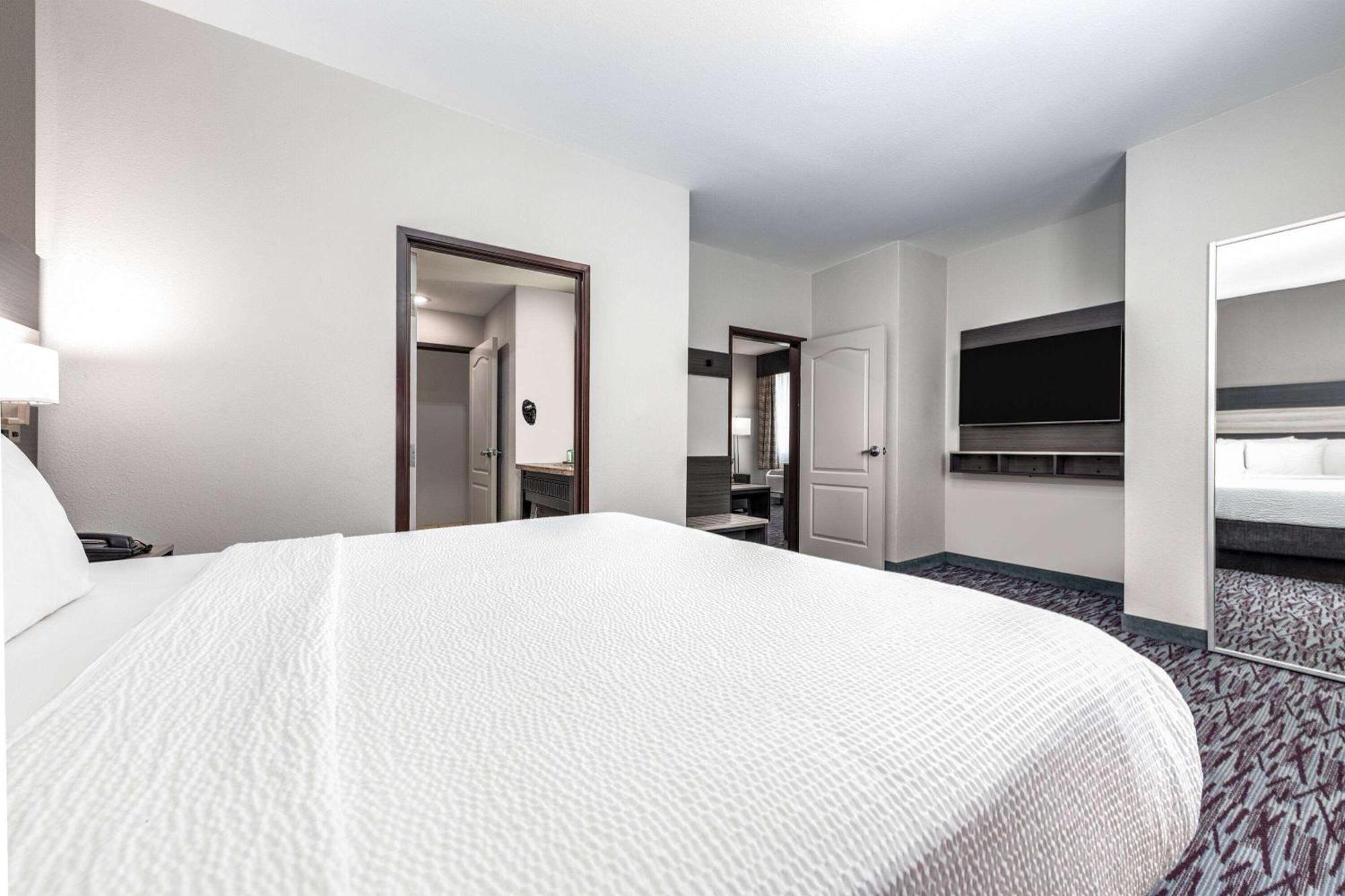 La Quinta By Wyndham Allen At The Village Exterior photo