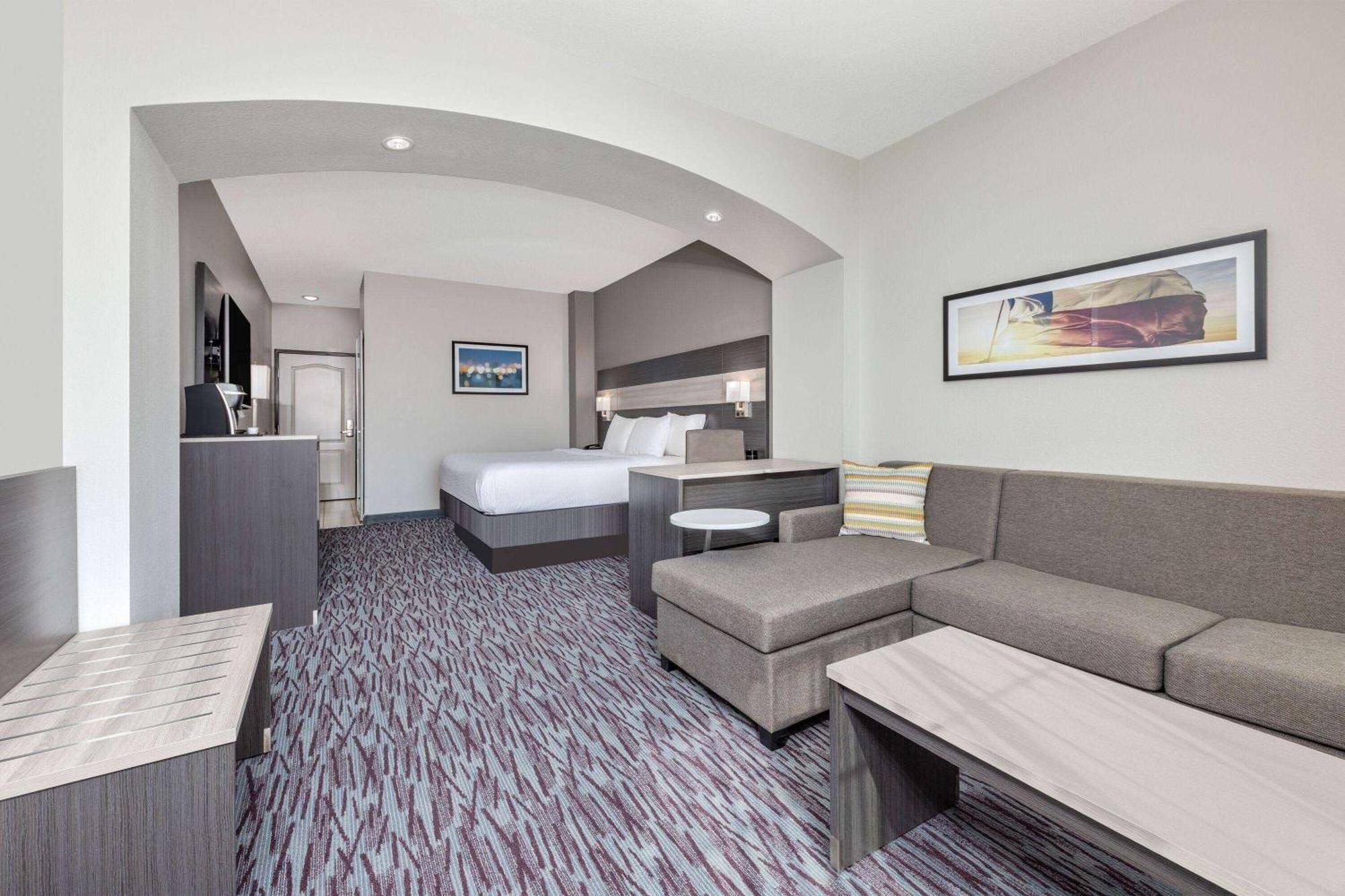 La Quinta By Wyndham Allen At The Village Exterior photo