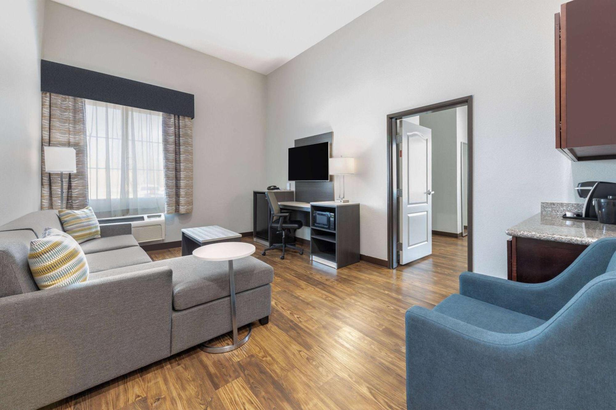 La Quinta By Wyndham Allen At The Village Exterior photo