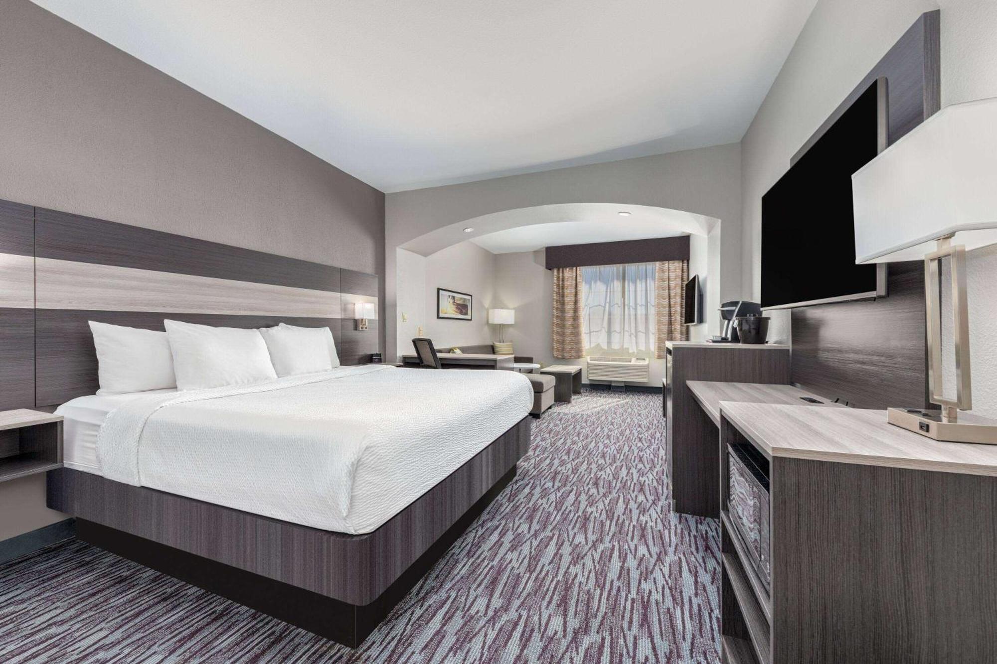 La Quinta By Wyndham Allen At The Village Exterior photo