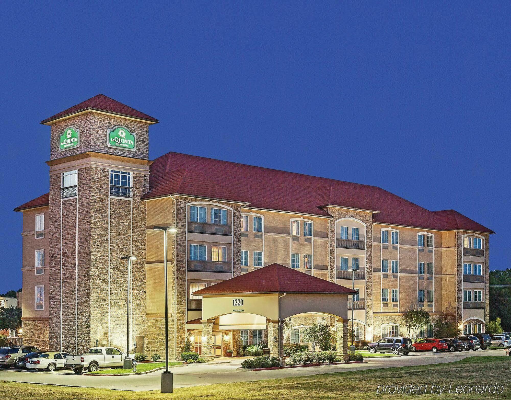 La Quinta By Wyndham Allen At The Village Exterior photo