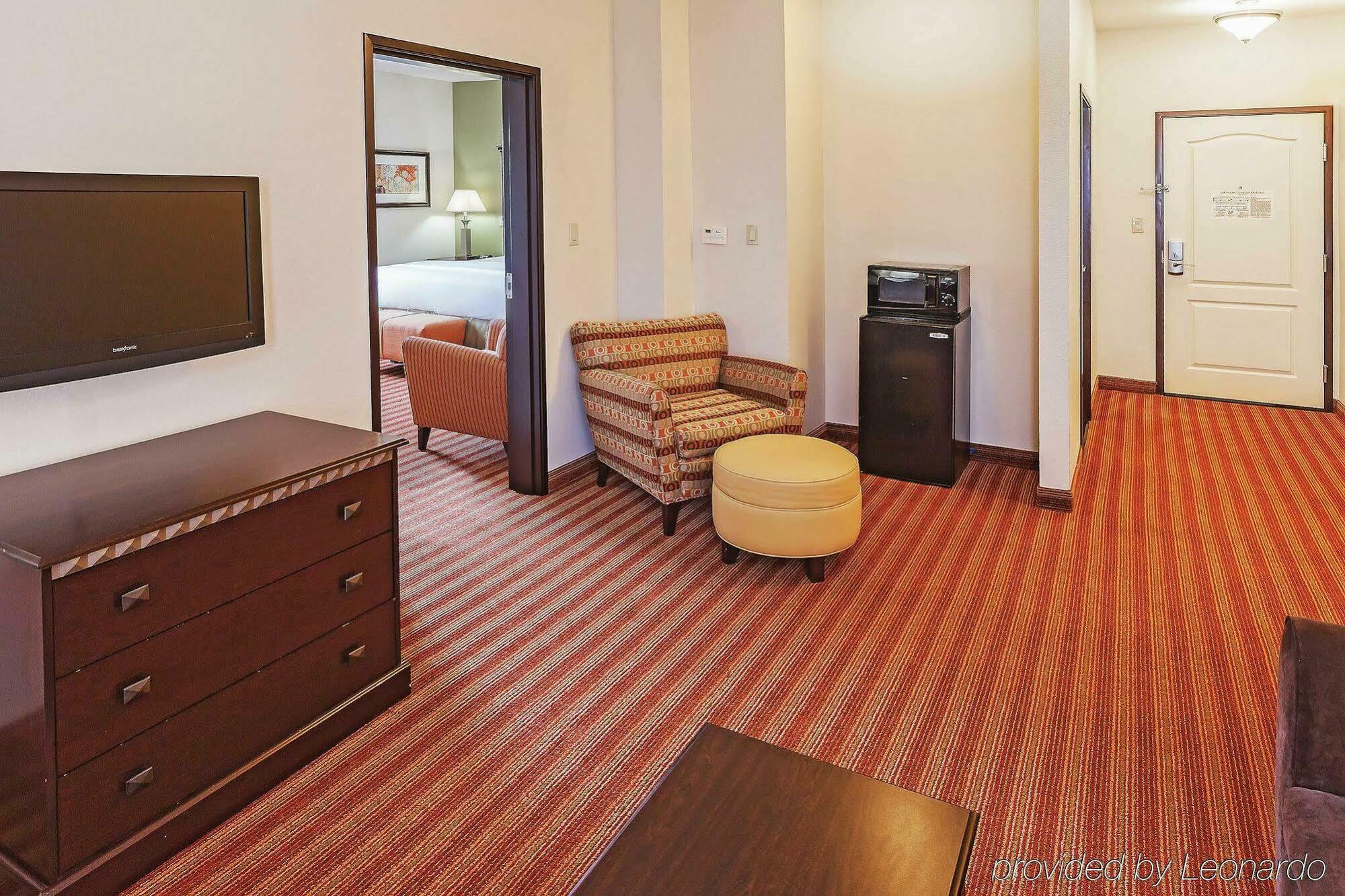 La Quinta By Wyndham Allen At The Village Exterior photo